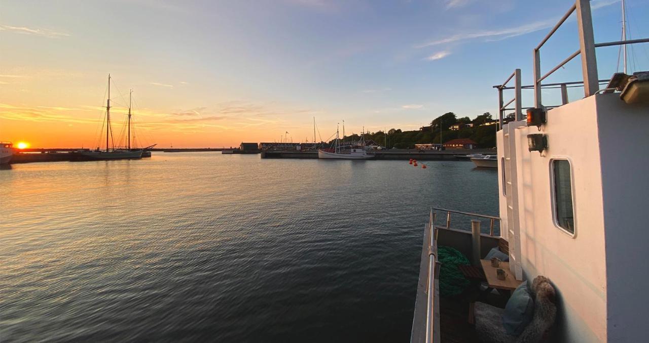 Varra Water - Unique Boat Accomodation - Bornholm - Fjaelstavn Neksø Екстериор снимка