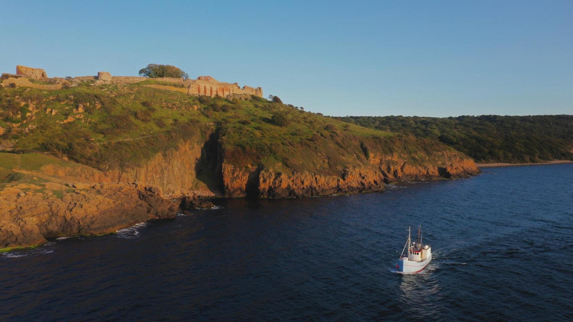 Varra Water - Unique Boat Accomodation - Bornholm - Fjaelstavn Neksø Екстериор снимка