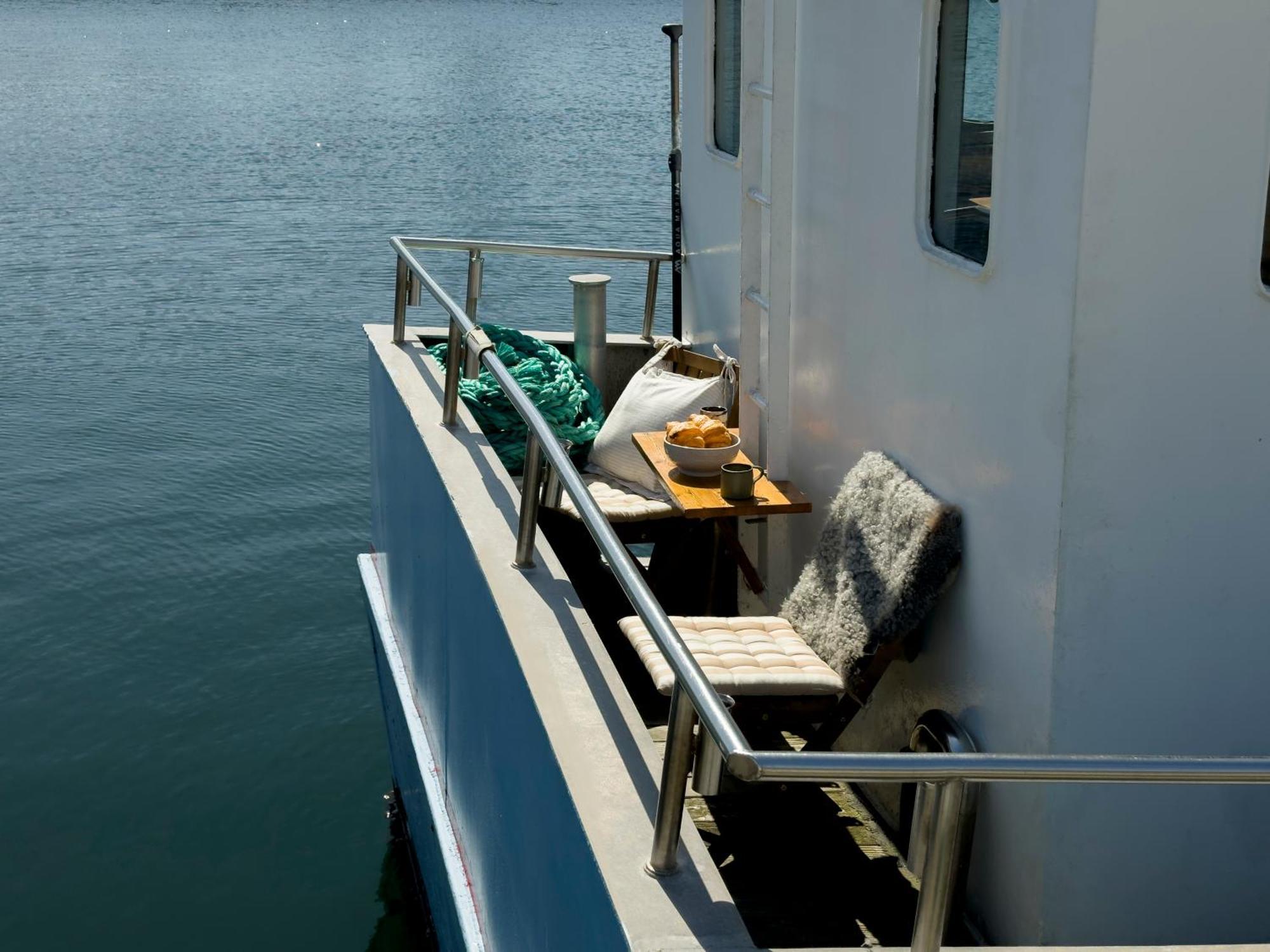 Varra Water - Unique Boat Accomodation - Bornholm - Fjaelstavn Neksø Екстериор снимка