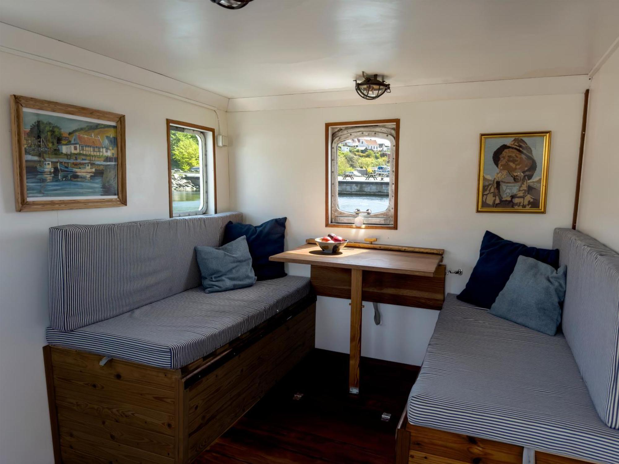 Varra Water - Unique Boat Accomodation - Bornholm - Fjaelstavn Neksø Екстериор снимка